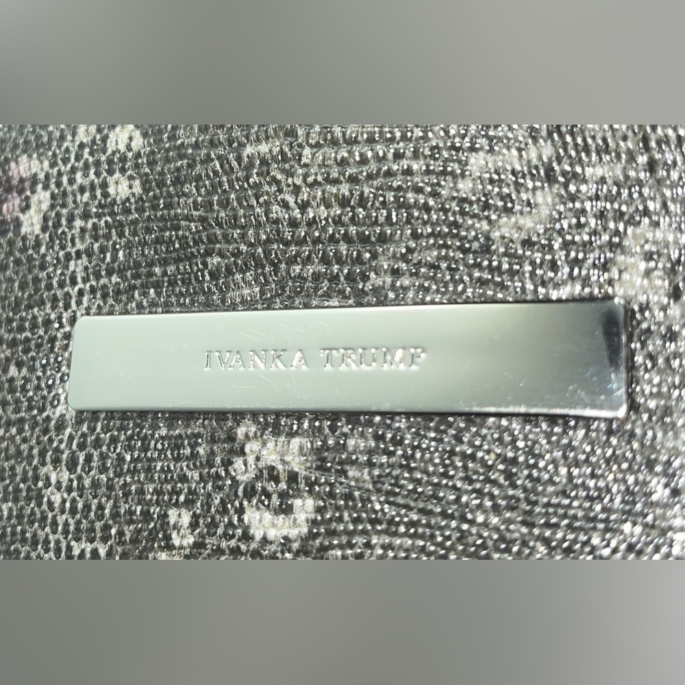 Pre❤️’d very clean & sassy Ivanka Trump Python Clutch, inside is lavish w/pocket - Picture 11 of 11